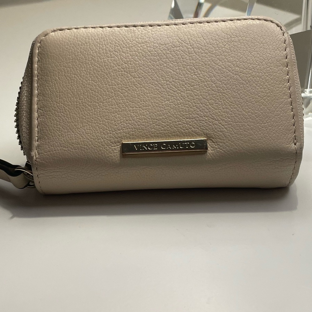 Vince Camuto Cream Leather Wallet with Sleek Metallic Detail